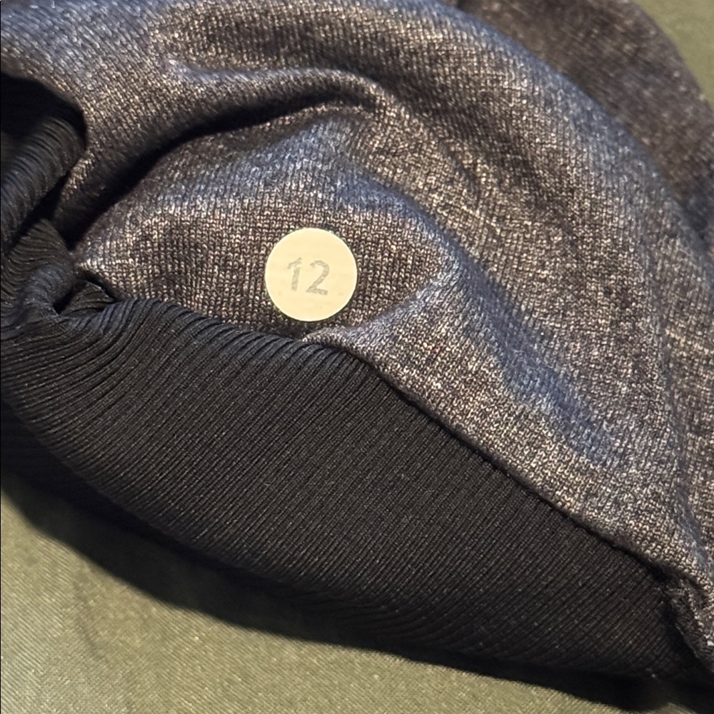 Lululemon Dance Studio jacket, reservable, size 12, black and gray. - Picture 9 of 9